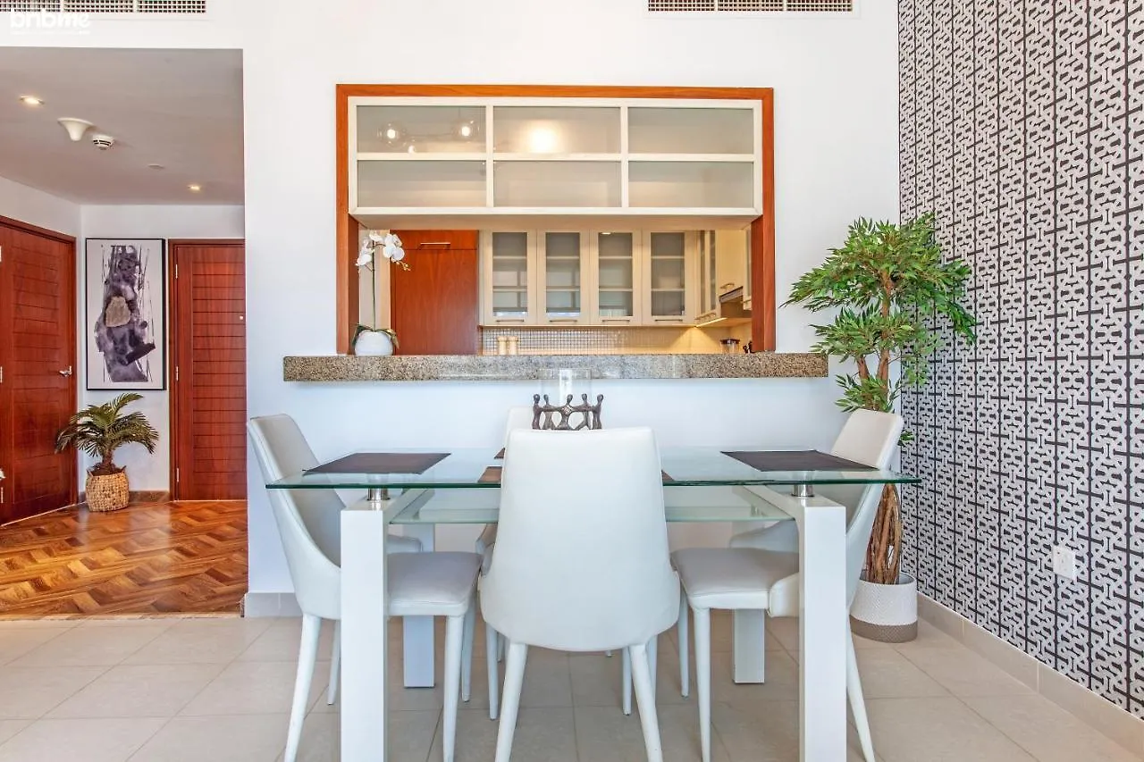 Inbetween Burjk & Dubai Mall Both Walking Distance - 1106 Apartment